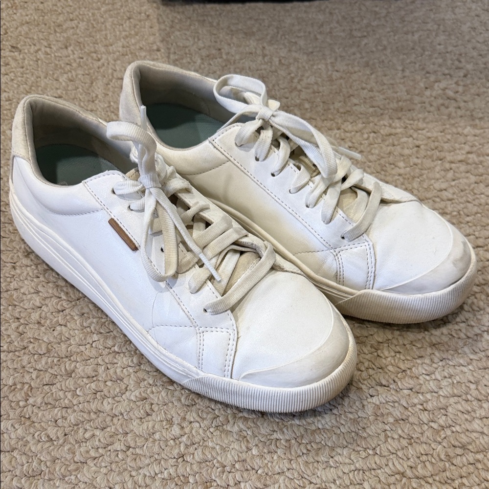 Dr. Scholl's White Low-Top Lace-Up Sneakers